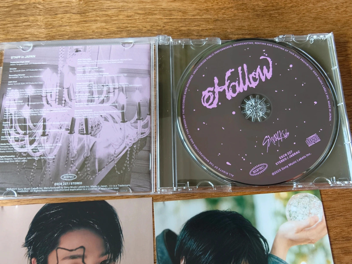 Stray Kids I.N Hollow Album (Fanclub Limited Ver.), open jewel case showing purple disc