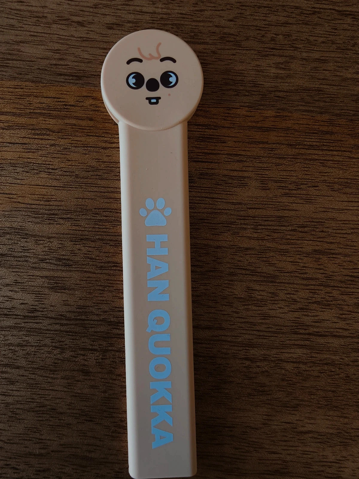 Stray Kids SKZOO HAN QUOKKA Fan Grip — front view