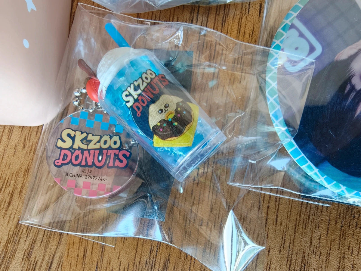 Stray Kids SKZOO PuppyM Merchandise Set, packaged acrylic charms