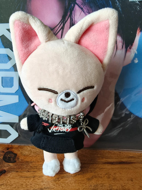 Stray Kids SKZOO FoxI.Ny Plush (Victory) — front view