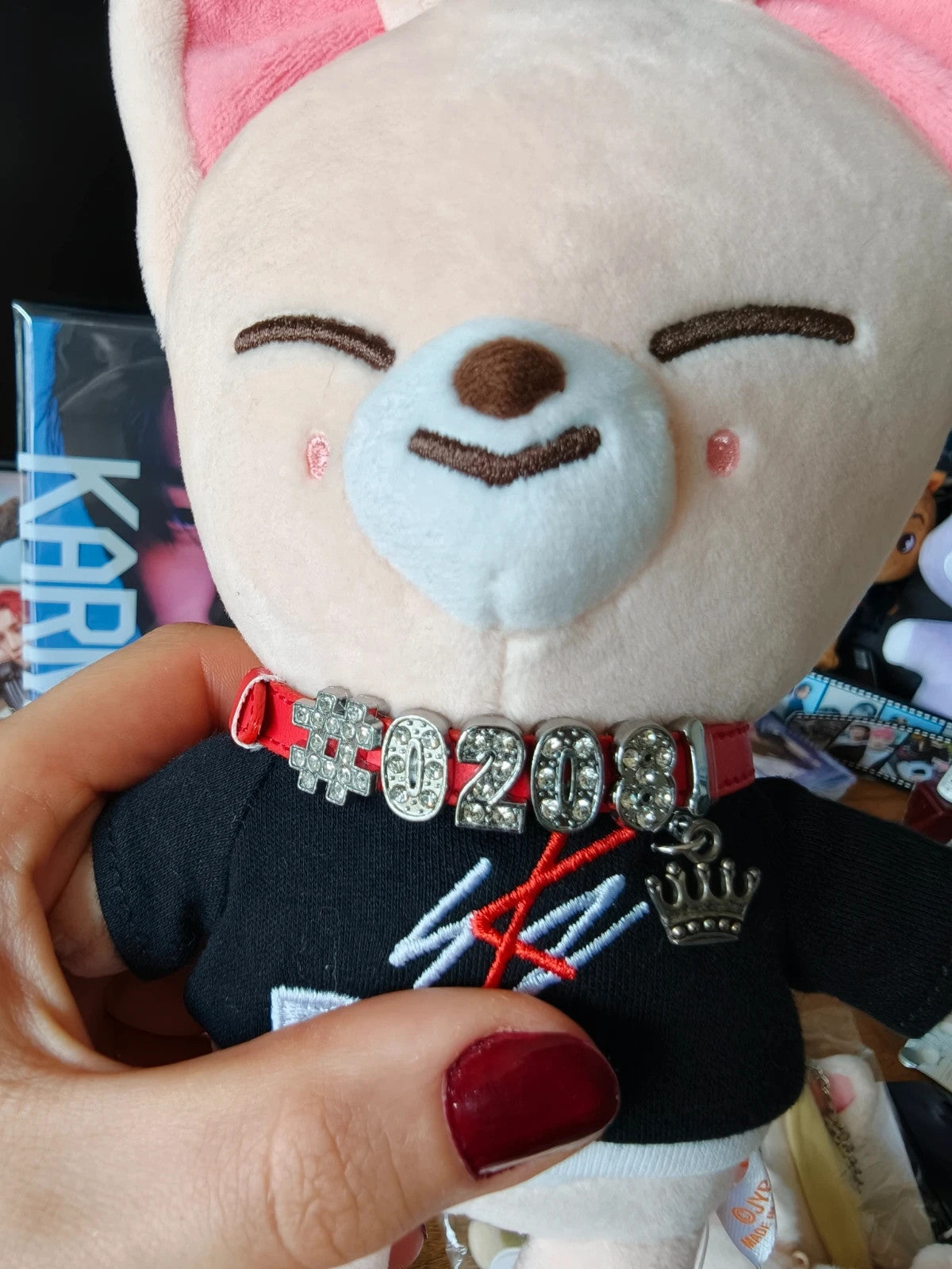 Stray Kids SKZOO FoxI.Ny Plush, front of the fox plush wearing a black T-shirt