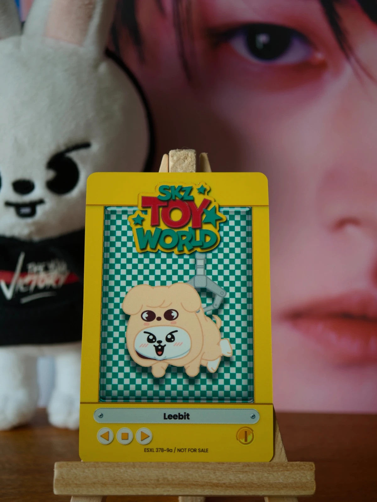 Stray Kids Lee Know TOY WORLD Photocard, reverse of photocard