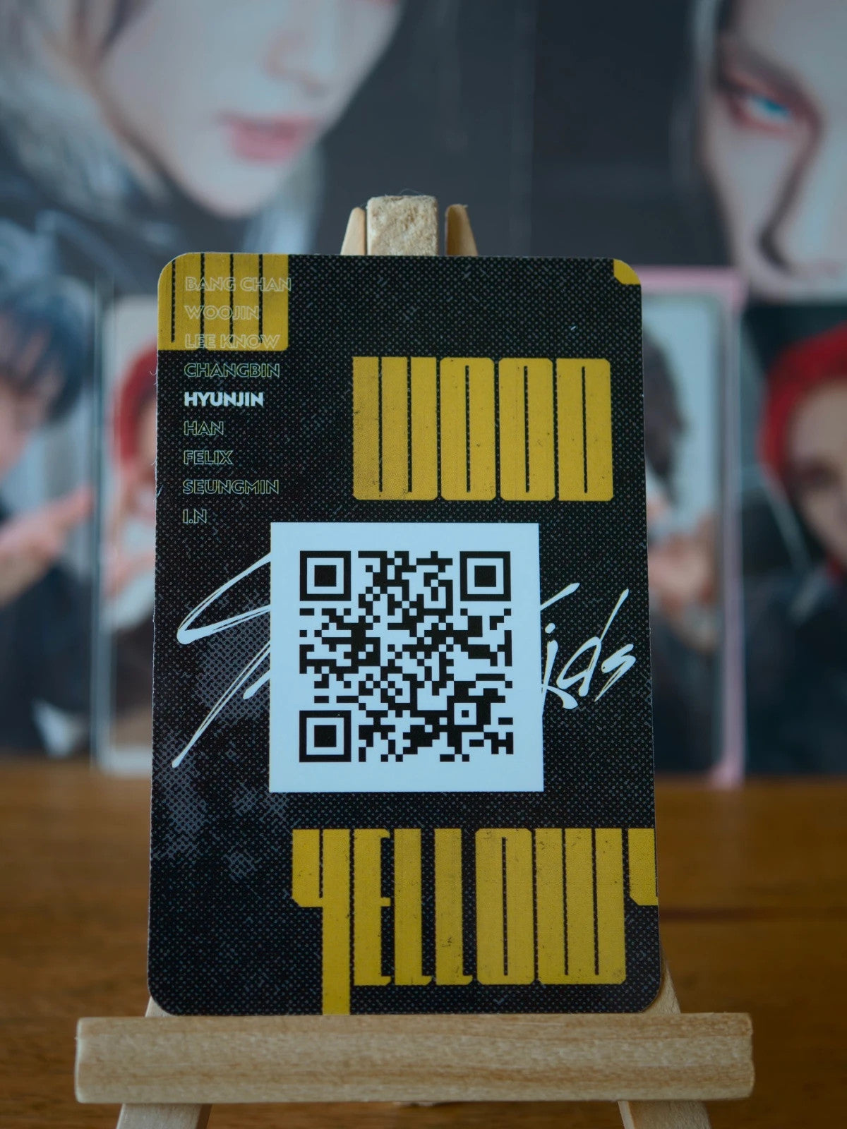 Stray Kids Hyunjin Clé 2: YELLOW WOOD Photocard (Indoor Design) — QR-code reverse