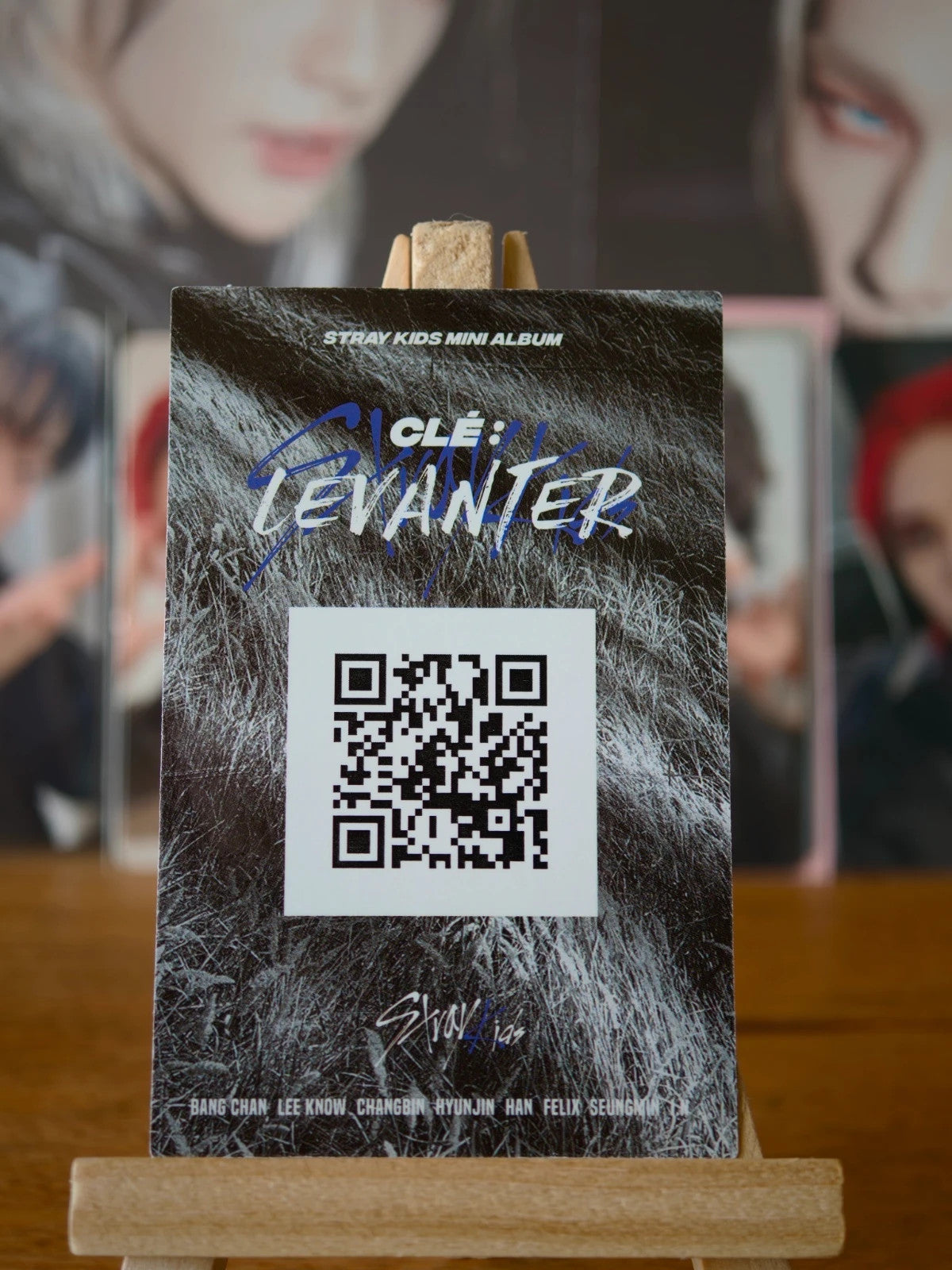 Stray Kids Hyunjin Clé: LEVANTER Photocard — QR-code reverse