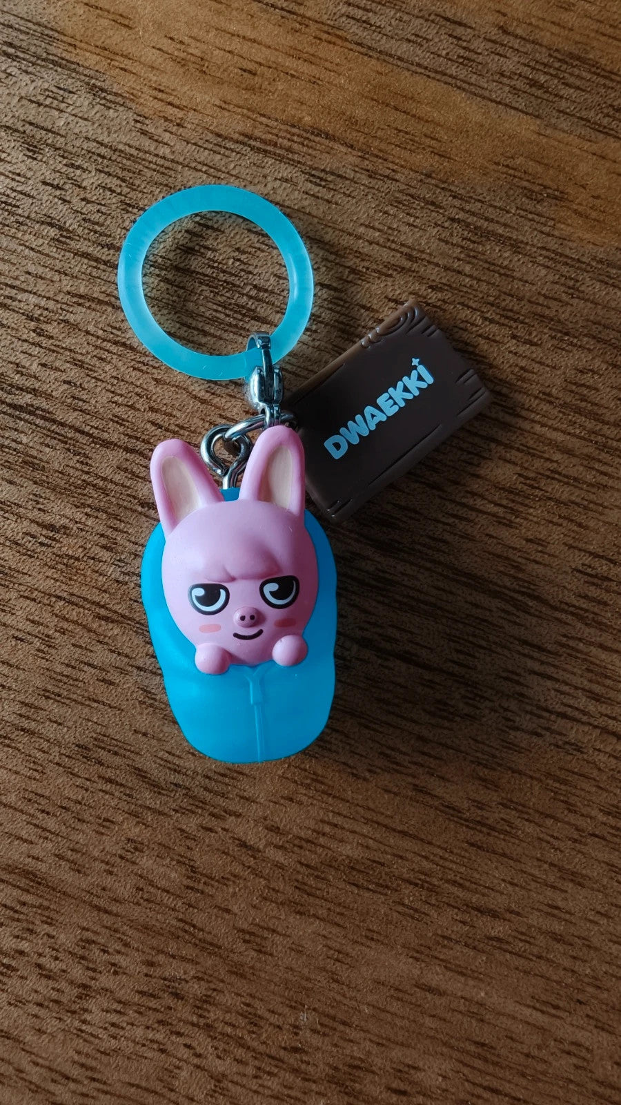 Stray Kids SKZOO DWAEKKI Figure Keyring — front view