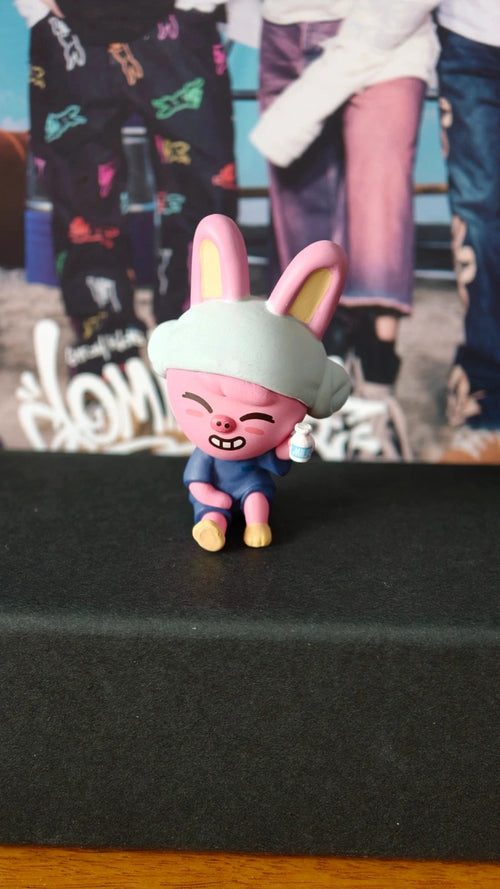 Stray Kids SKZOO DWAEKKI Sauna Gacha Figure — front view