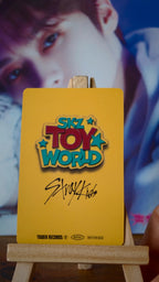 Stray Kids Lee Know TOY WORLD Photocard, reverse of photocard