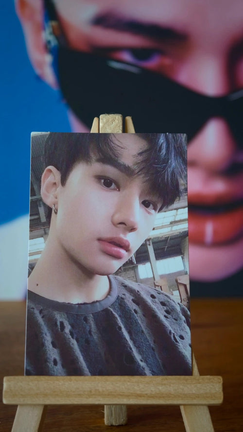 Stray Kids Hyunjin I am NOT Photocard (Selfie Design) — front
