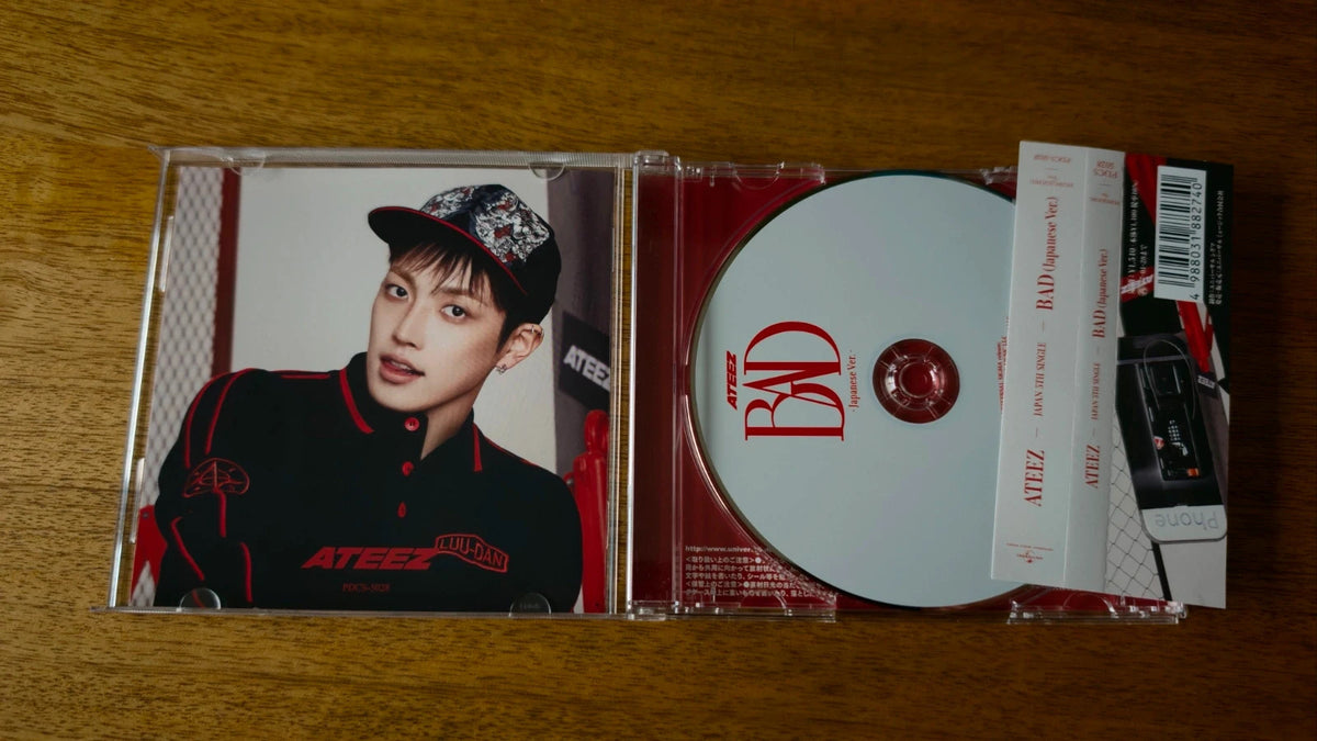 ATEEZ Hongjoong BAD (Japanese Ver.) CD (Solo Edition), open CD case showing portrait booklet and disc