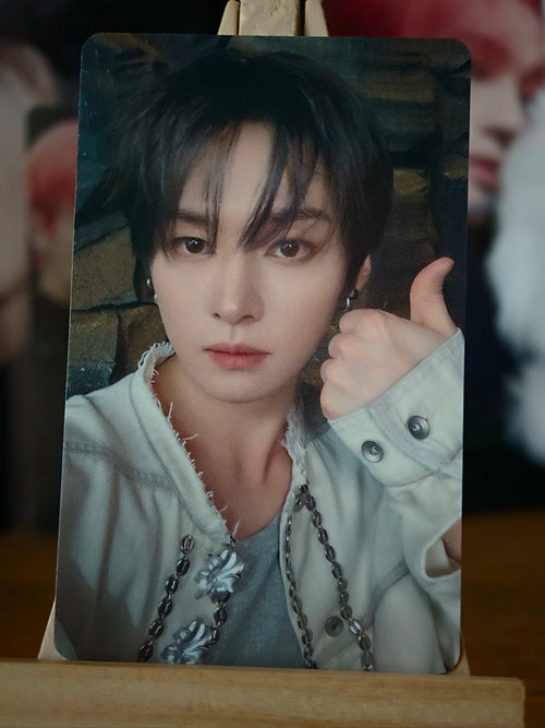 Stray Kids Lee Know THIS & THAT Photocard (HMV B POB), front portrait