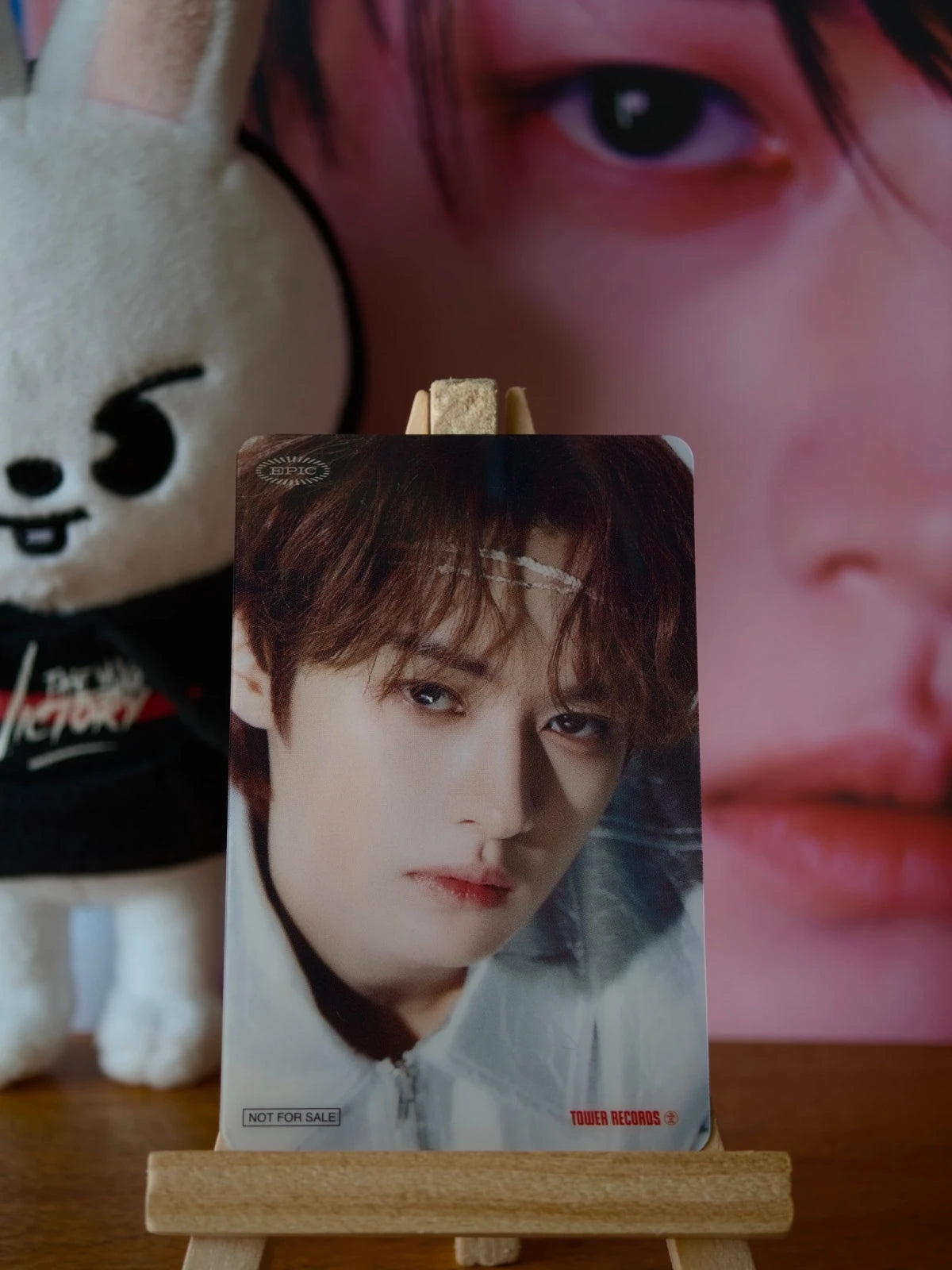 Stray Kids Lee Know Social Path / Super Bowl Photocard (Tower Records Clear POB), front portrait