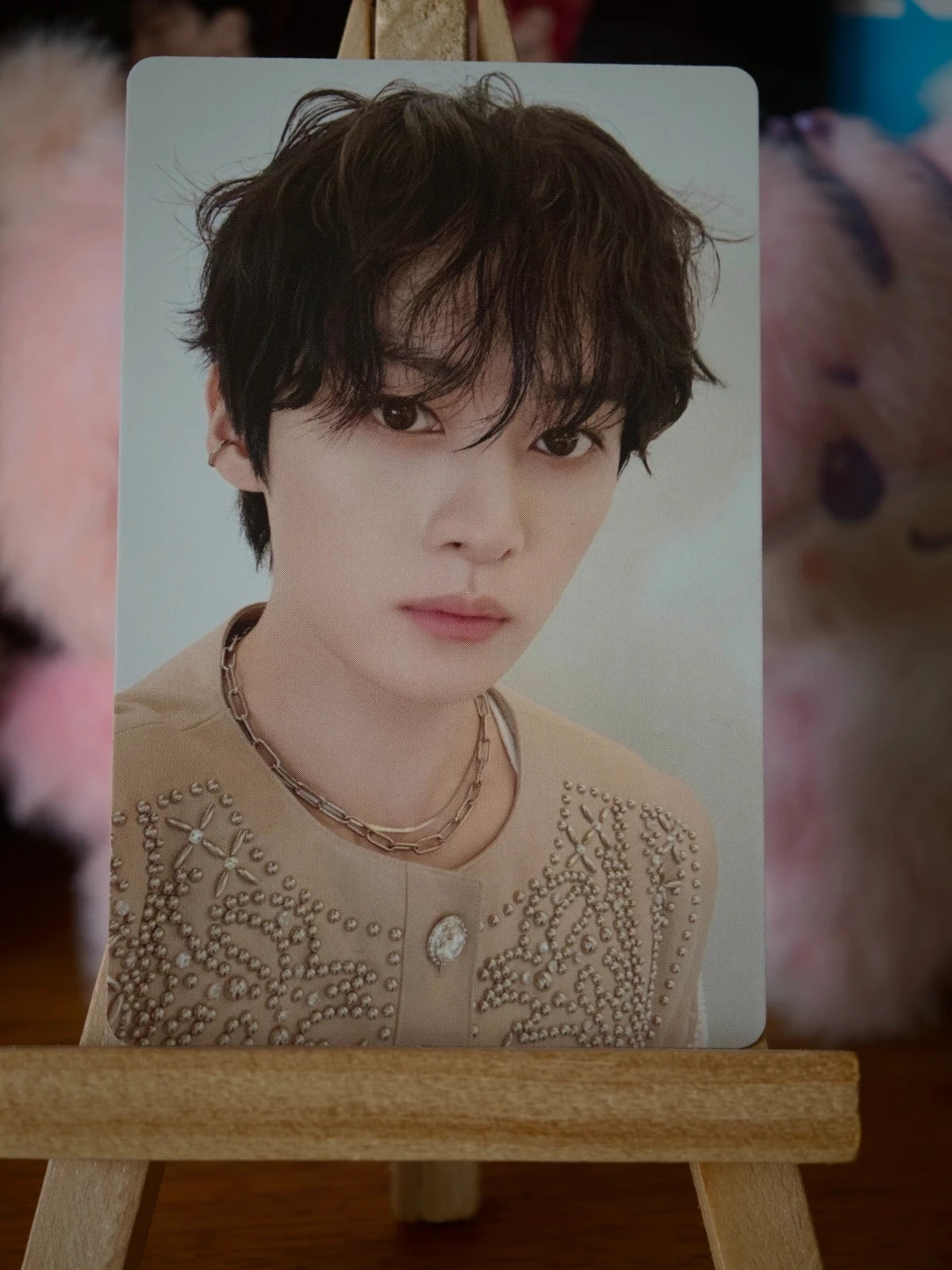 Stray Kids Lee Know dominATE Photocard (Cream Knit Portrait / Red Tour Reverse) — front portrait view