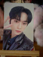 Stray Kids Lee Know 5-STAR Dome Tour 2023 Photocard (Blu-ray HMV Holographic POB) — front