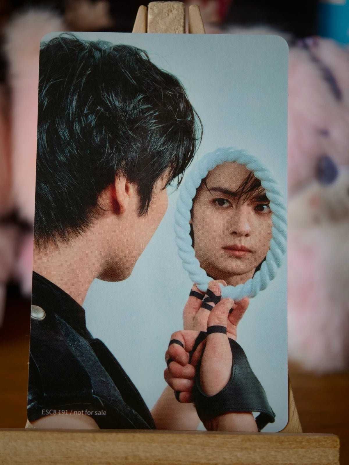 Stray Kids Lee Know GIANT Photocard (Fanclub Double-sided, B Design) — first portrait side
