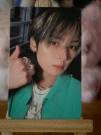 Stray Kids Lee Know THIS & THAT Photocard (THAT Ver.), front of photocard