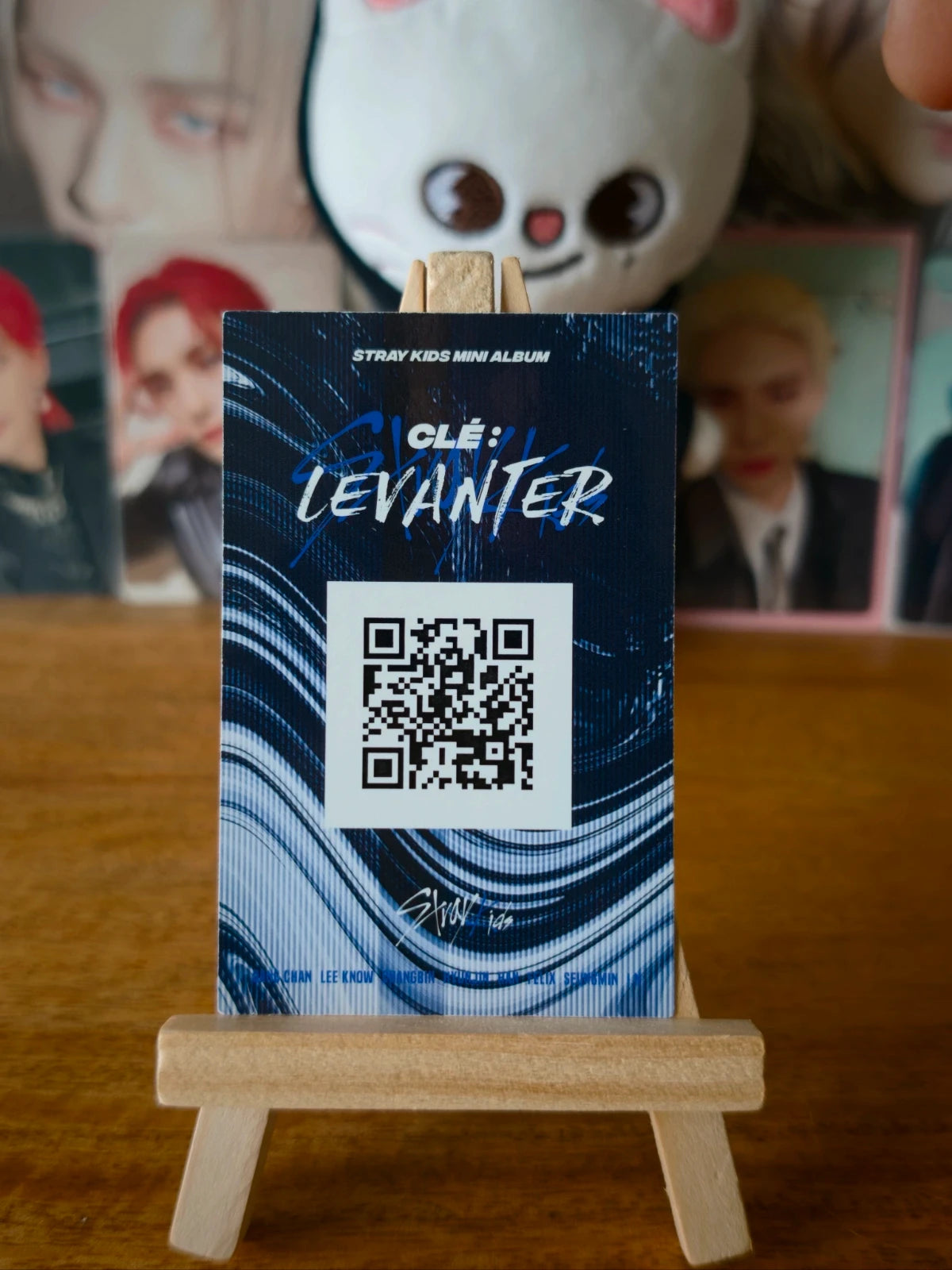 Stray Kids Hyunjin Clé: LEVANTER Photocard (Selfie Design) — QR-code reverse