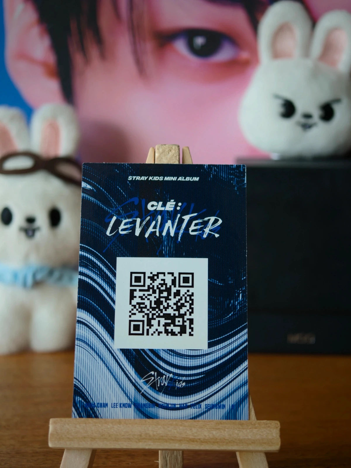Stray Kids Lee Know Clé: LEVANTER Photocard (Selfie Design) — QR-code reverse