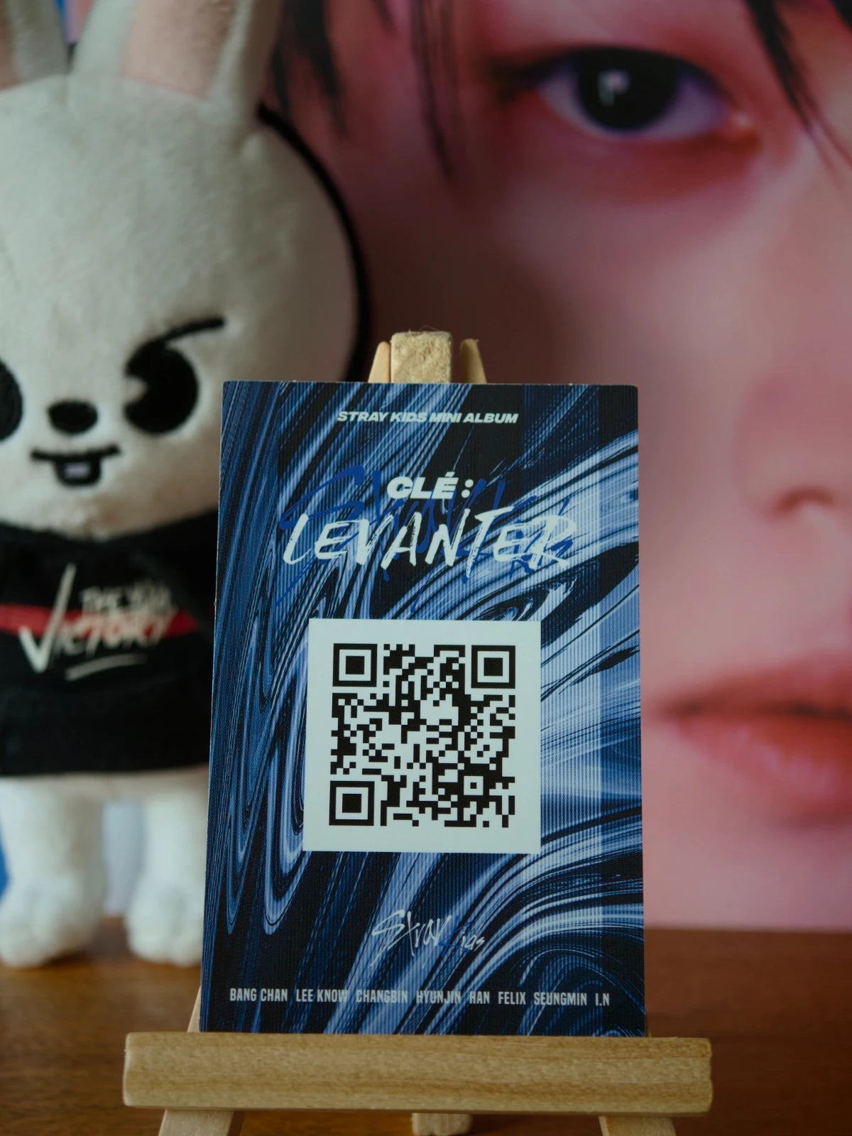 Stray Kids Lee Know Clé: LEVANTER Photocard (Behind Design) — QR-code reverse