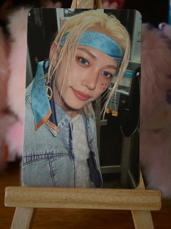 Stray Kids Felix THIS & THAT Photocard (Blue Headband Selfie), front of photocard