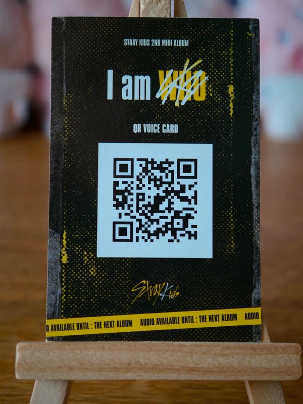 Stray Kids Felix I am WHO Photocard (White-border Selfie), reverse of photocard