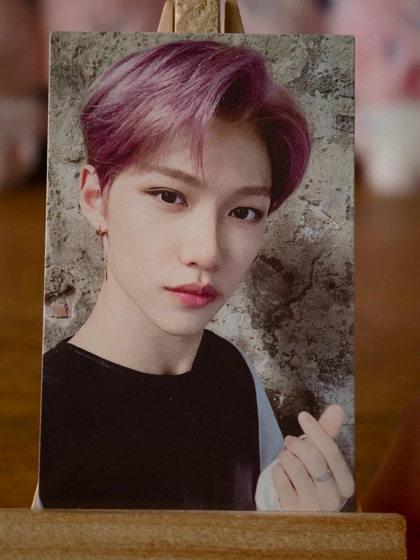 Stray Kids Felix Clé: LEVANTER Photocard (Selfie Design), front of photocard