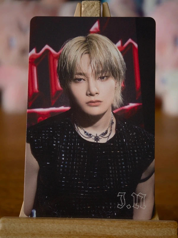 Stray Kids I.N dominATE Photocard (Polaroid Set Card) - front