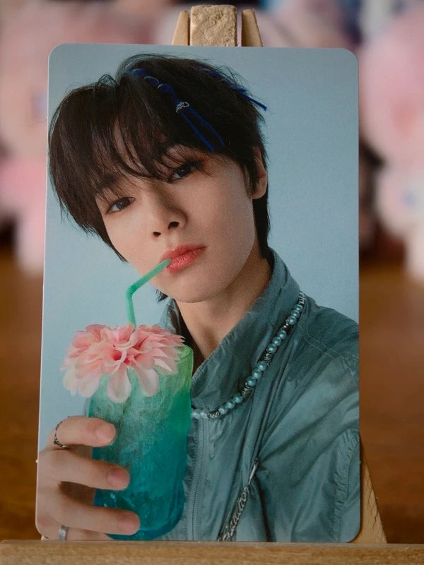 Stray Kids I.N Social Path / Super Bowl Photocard (Fanclub Double-sided, A Design) - first photo side