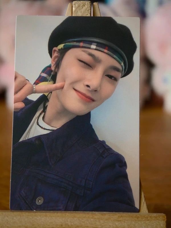 Stray Kids I.N GO LIVE Photocard (Concept B) - front