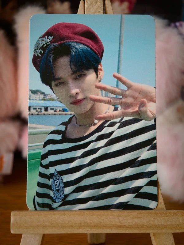 Stray Kids Lee Know MAXIDENT Photocard (Aladin POB) — front