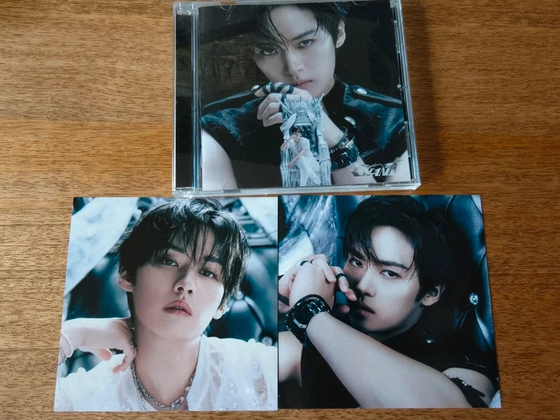 Stray Kids Lee Know GIANT Album (Fanclub Limited Ver., No Photocards) — album and pictured inserts