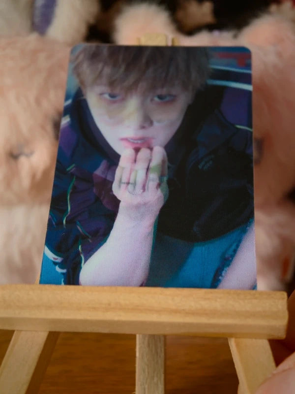 Stray Kids I.N THIS & THAT Lenticular Photocard (FANS Album Ver.), second viewing angle