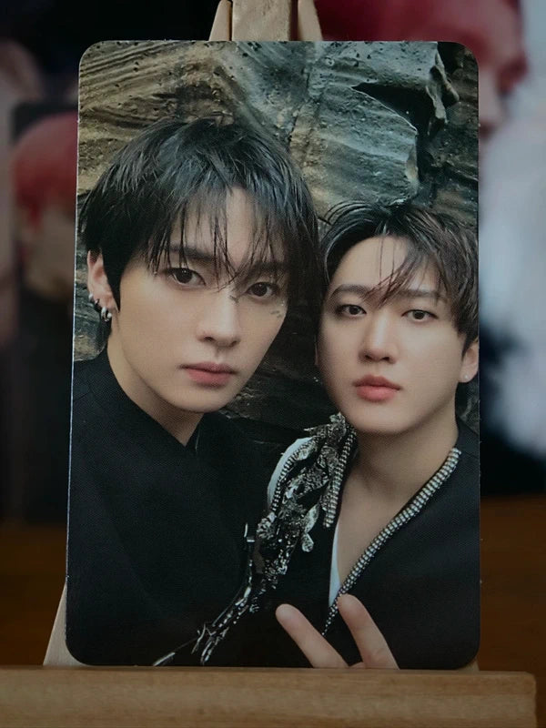 Stray Kids Lee Know & Changbin THIS & THAT Unit Photocard (THIS Ver.), front of photocard